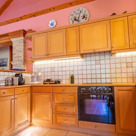 Doliva Estate Willa *