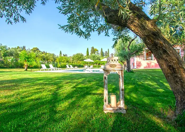 فيلة Doliva Estate